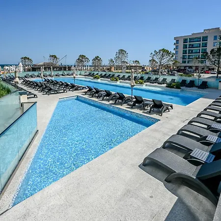 Aqua Vista Infinity & Mare - Piscina - Jacuzzi - Sauna - Gym Privat شقة Năvodari